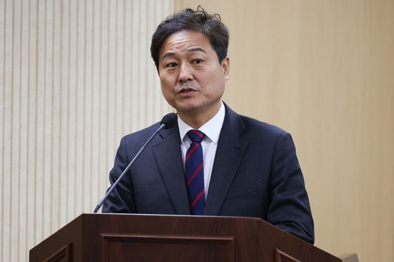 권칠승 더불어민주당 의원이 지난 11일 서울 중구 대한상공회의소에서 열린 더불어민주당 코스피5000특위·경제형벌민사책임합리화TF와 경제8단체 간담회에서 발언하고 있다. 연합뉴스