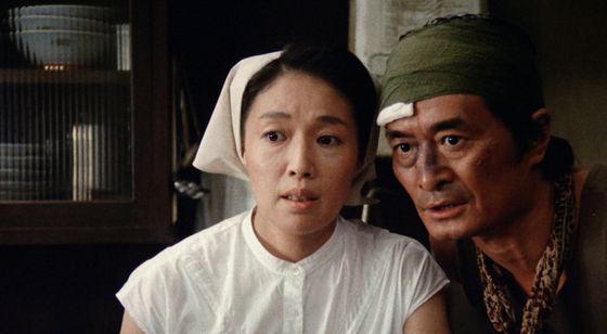 트럭 기사 고로(야마자키 츠토무·오른쪽)와 라멘 가게 주인 담뽀뽀(미야모토 노부코). [사진 디스테이션]