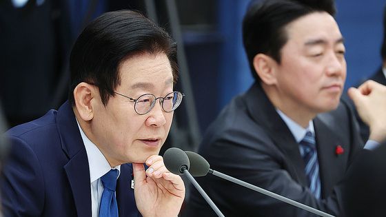 이재명 대통령이 17일 정부세종컨벤션센터에서 열린 산업통상자원부·지식재산처·중소벤처기업부 업무보고에서 발언하고 있다. 연합뉴스