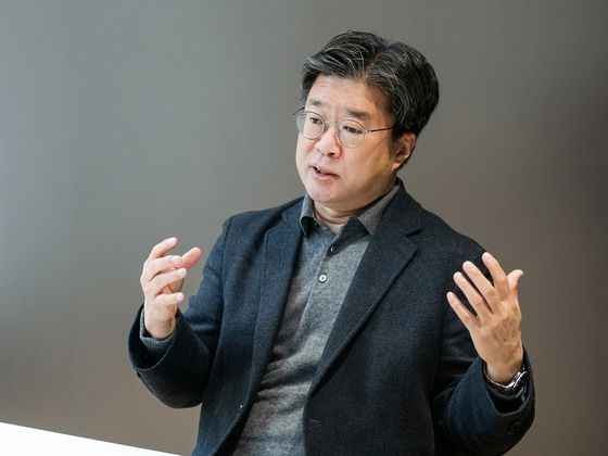 “10년 계획 세운 적 없어요. 4~5년 정도 봤죠. 당장 어떤 일이 재밌고 내가 할 수 있을 것 같으면 시도해보는 거예요. 대신 주기적으로 다음을 생각해야죠.” 사진 폴인