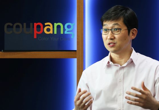 28일 민주당 소속 최민희 국회 과학기술정보방송통신위원장이 페이스북에 올린 김범석 쿠팡 Inc 의장, 김유석 쿠팡 부사장의 불출석 사유서. 페이스북 캡처