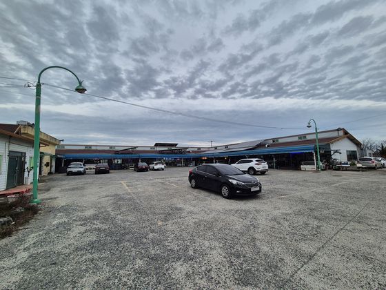 12·29 제주항공 여객기 참사 1주기를 앞둔 지난 24일 전남 무안국제공항이 한산한 모습을 보이고 있다. 뉴스1