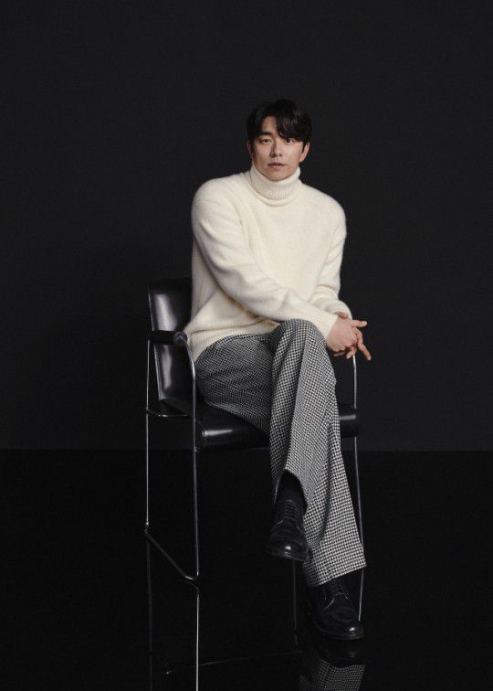 공유가 `고요의 바다` 속 와이어 액션의 어려움을 토로했다. 제공｜넷플릭스