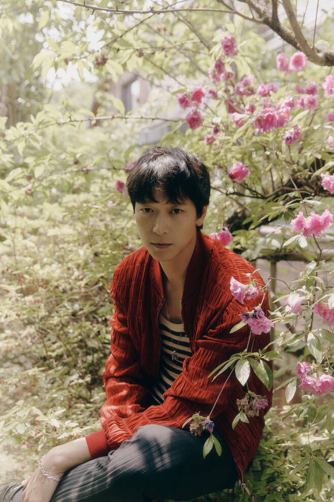 강동원은 `인싸` 비결로 `폭넓은 대화`를 꼽았다. 사진 I YG엔터테인먼트