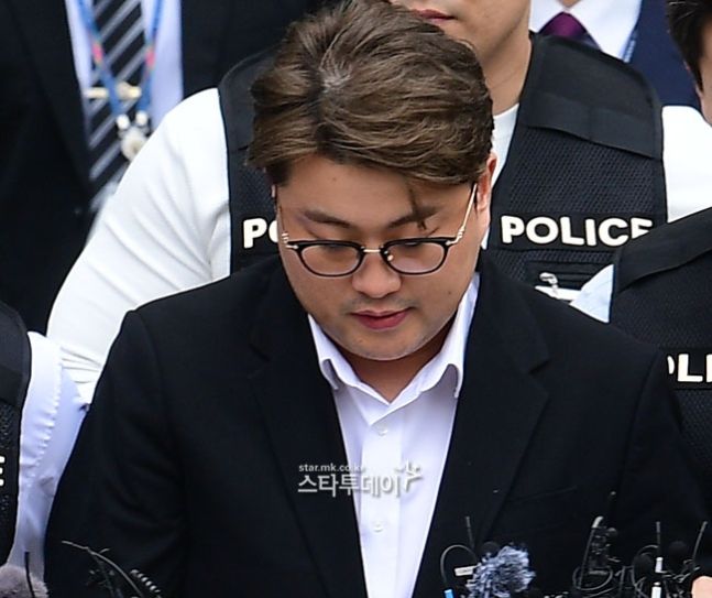 고개숙인 김호중. 사진|유용석 기자