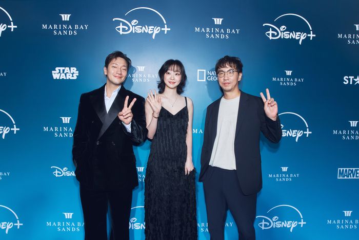 ‘2024 DCS’ 블루카펫에 참석한 ‘나인 퍼즐’ 손석구, 김다미, 윤종빈 감독(왼쪽부터). 사진| 월트디즈니컴퍼니