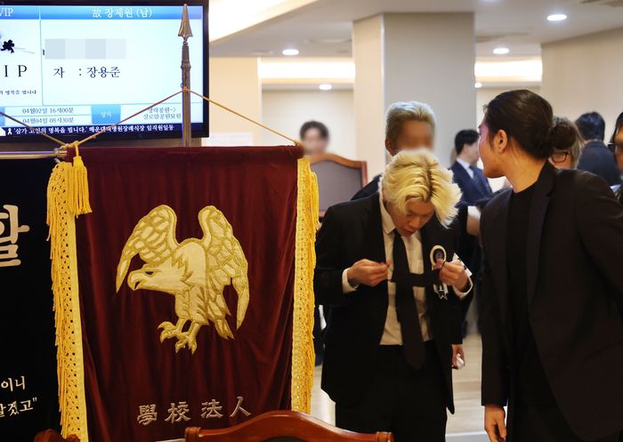 고 장제원 전 의원 빈소 들어가는 노엘(장용준). 사진ㅣ연합뉴스