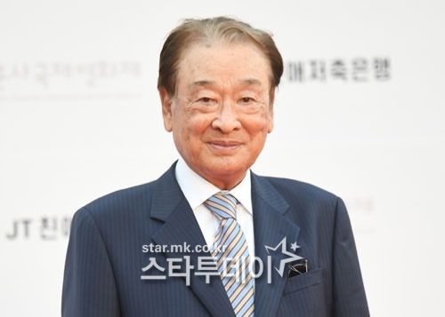 스타투데이