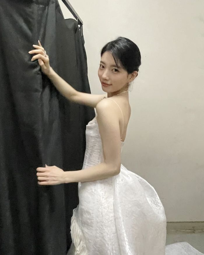 수지. 사진|매니지먼트 숲 인스타그램