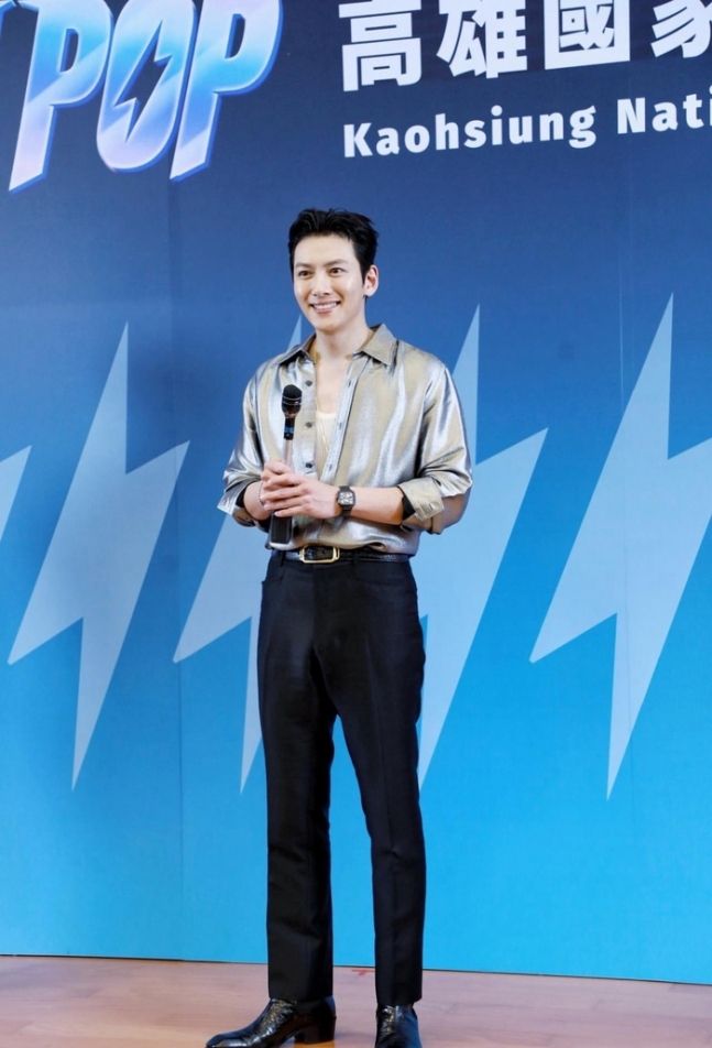 현재 10개 이상의 다양한 광고 모델로 활동하며고 있는 지창욱