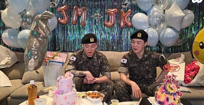 전역 기념 라이브 방송 중인 방탄소년단 정국과 지민. 사진ㅣ위버스 방송 캡처