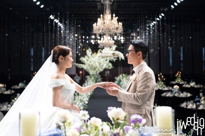 김준호, 김지민 커플. 사진ㅣ(주)아이패밀리에스씨(아이웨딩)