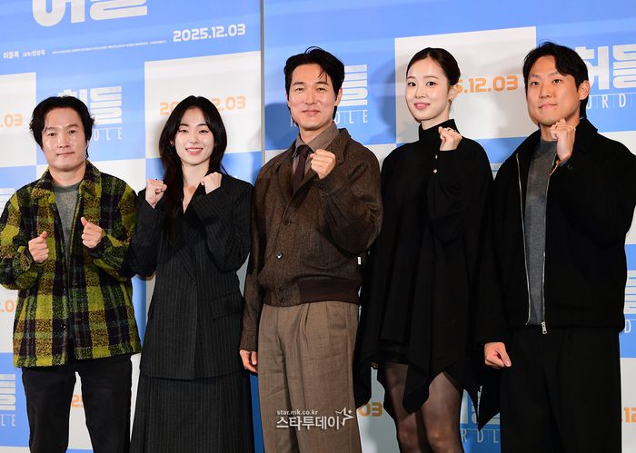 배우 이중옥(왼쪽부터), 권희송, 김영재, 최예빈, 한상욱 감독. <강영국 기자>