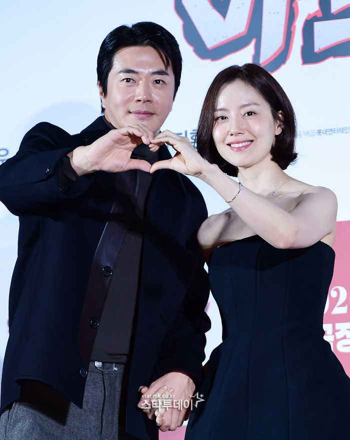 배우 권상우(왼쪽)와 문채원. <강영국 기자>