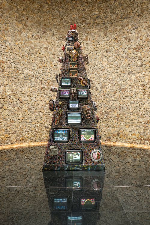 백남준의 ‘커뮤니케이션 타워’