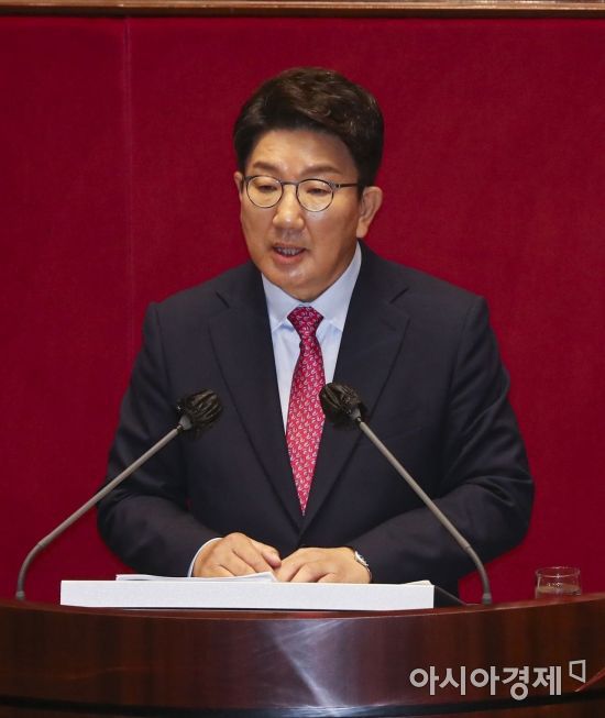 권성동 국민의힘 대표 직무대행 겸 원내대표가 21일 국회에서 열린 본회의에서 교섭단체 대표연설을 하고 있다./윤동주 기자 doso7@