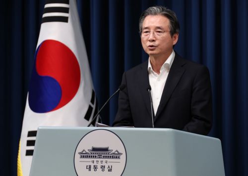 김용범 정책실장이 10일 용산 대통령실 기자회견장에서 RE100 산업단지 관련 브리핑을 하고 있다. 2025.7.10 연합뉴스