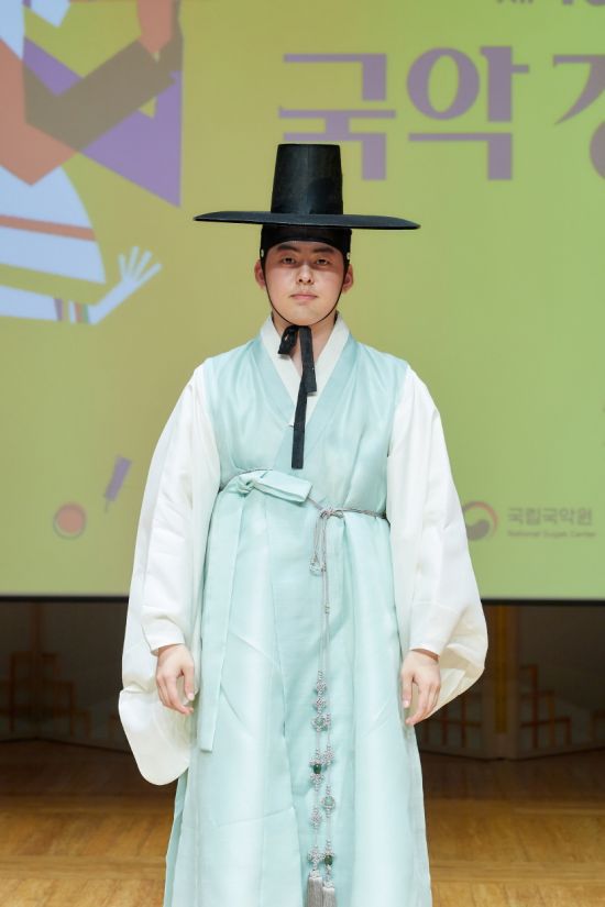 제40회 온나라 국악 경연대회 대상을 받은 정연우씨  [사진= 국립국악원 제공]