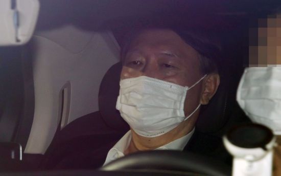 윤석열 검찰총장이 지난 9일 오전 서울 서초구 대검찰청으로 출근하고 있다. [이미지출처=연합뉴스]