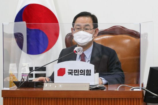 주호영 국민의힘 원내대표가 24일 오후 서울 여의도 국회에서 열린 화상 의원총회에서 발언하고 있다. / 사진=연합뉴스