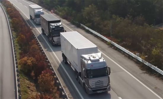 화물차 군집주행 시연 모습 (제공=국토교통부)