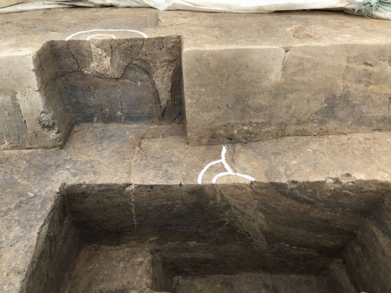 1토루에서 발견된 나무기둥