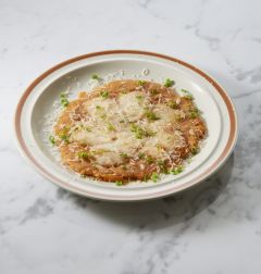 5. 실파를 뿌리고 치즈가루를 뿌린다.