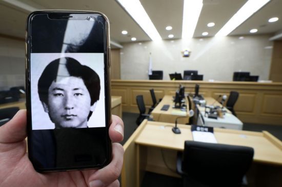 이춘재 연쇄살인 8차 사건 재심 재판에 증인으로 채택된 이춘재 [이미지출처=연합뉴스]
