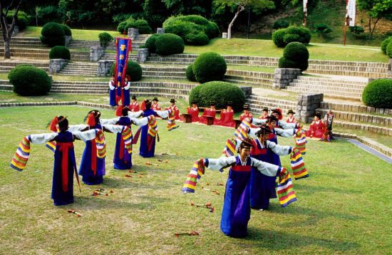 국가무형문화재 제12호 진주검무