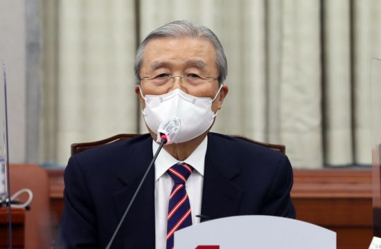 김종인 국민의힘 비상대책위원장이 5일 서울 여의도 국회에서 열린 제2차 온택트 정책 워크숍에서 발언하고 있다. [이미지출처=연합뉴스]