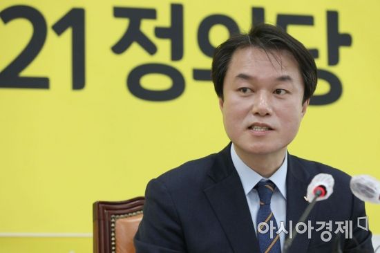 김종철 김종철 대표가 지난 20일 국회에서 신년기자회견을 하고 있다./윤동주 기자 doso7@