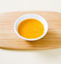 1. 달걀은 잘 풀어 소금과 후춧가루로 간을 한다.