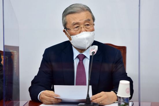 김종인 국민의힘 비상대책위원장이 지난달 28일 국회에서 열린 비상대책위원회의에서 발언하고 있다. / 사진=연합뉴스