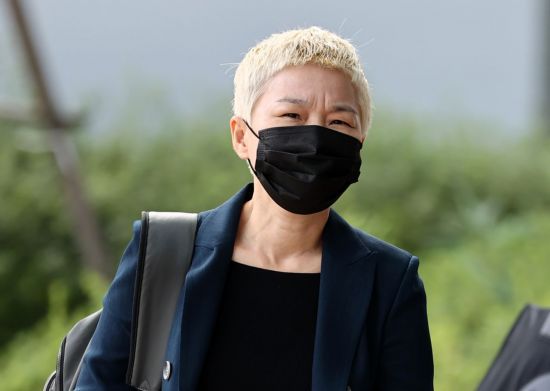 고 박원순 전 서울시장을 성추행 등 혐의로 고소했던 피해자 측 김재련 변호사가 지난해 9월14일 오후 도봉구 서울북부지검에서 조사를 받기 위해 참고인 신분으로 출석하고 있다. / 사진=연합뉴스
