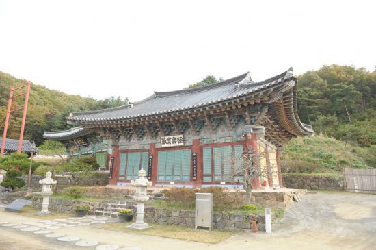 비암사 극락보전