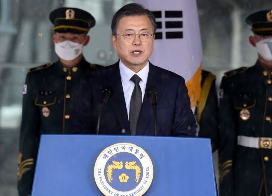 문재인 대통령이 1일 오전 서울 종로구 탑골공원에서 열린 제102주년 3ㆍ1절 기념식에서 기념사를 하고 있다. / 사진=연합뉴스