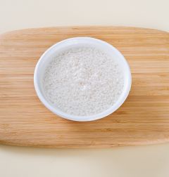 1. 쌀은 깨끗하게 씻어 20분 정도 불린다.