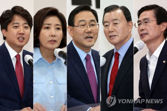 지난달 30일 오후 광주 서구 치평동 김대중컨벤션센터에서 열린 국민의힘 당대표·최고위원 후보 합동연설회에서 이준석(왼쪽 사진부터)·나경원·주호영·홍문표·조경태 당대표 후보가 정견을 밝히고 있다./사진=연합뉴스