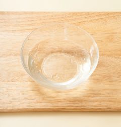 1. 젤라틴을 찬물에 2분정도 담가 불린다.