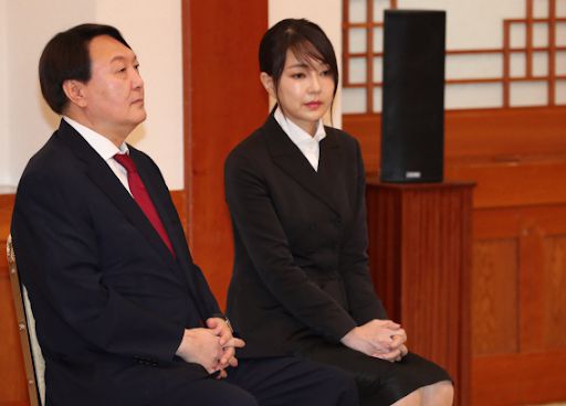 지난 2019년 7월25일 청와대 본관에서 열린 검찰총장 임명장 수여식에 참석한 윤석열 전 총장과 부인 김건희씨./사진=연합뉴스