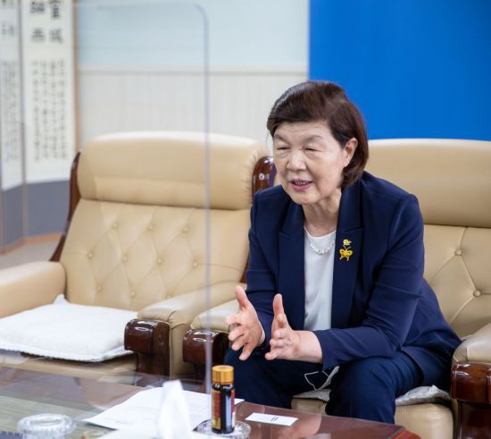 노옥희 울산교육감이 울산교육방향을 얘기하고 있다.