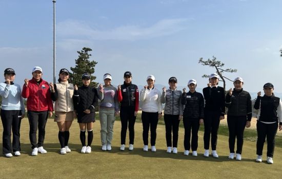 내년 KLPGA투어 시드를 확보한 새내기 12명이 루키챔피언십에서 자존심 대결을 펼친다.