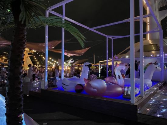 지난 8월8일 방역수칙 위반으로 적발된 서울시 한강 선상 카페. / 사진=서울시