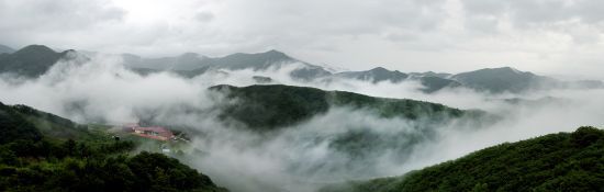 오투리조트에서 바라본 백두대간의 아침
