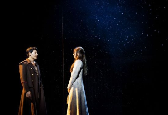 뮤지컬 '사랑의 불시착'에서 리정혁 역을 맡은 배우 이규형. 사진. 사진=(주)에이투지엔터테인먼트, (주)T2N미디어 제공