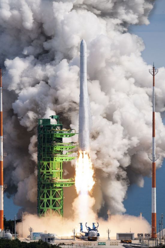 지난 6월 발사에 성공한 한국형발사체 누리호.