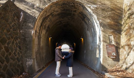 드라마 '스물다섯 스물하나' 촬영지로 주목받는 한벽굴