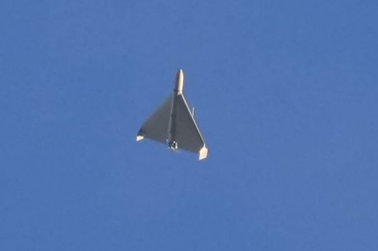 우크라이나군이 지난해 9월 공개한 러시아군의 공습용 자폭드론의 모습. 러시아가 이란에서 수입한 이란제 샤헤드-136 드론으로 알려졌다.[이미지출처=연합뉴스]