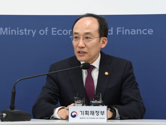추경호 부총리 겸 기획재정부 장관이 지난 9일 정부세종청사에서 기자간담회를 진행하고 있는 모습.
