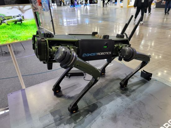 고스트로보틱스테크놀로지의 4족 보행 로봇 '비전 60'[사진=우수연 기자]